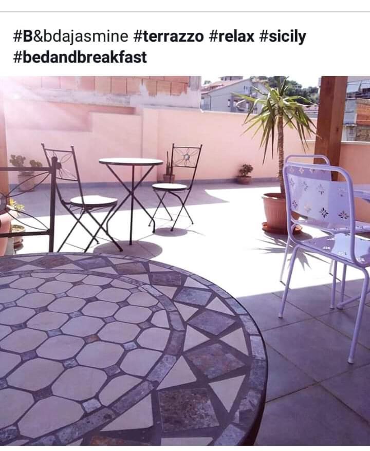 B & B Jasmine Санта Тереза ди Рива Екстериор снимка