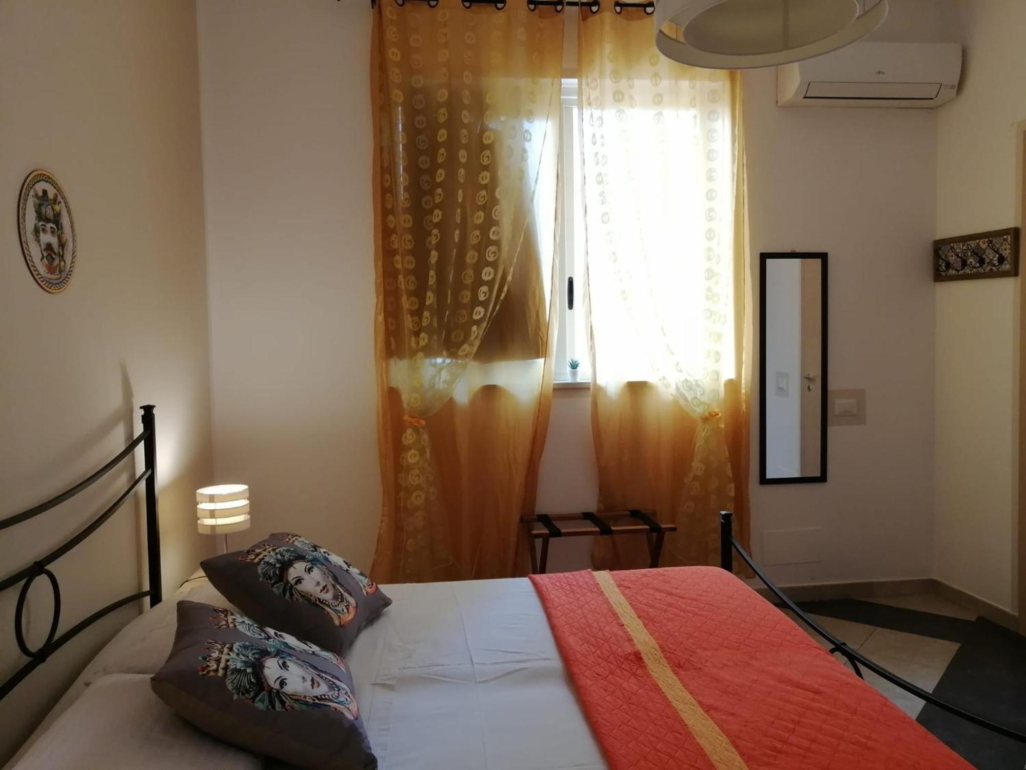 B & B Jasmine Санта Тереза ди Рива Стая снимка