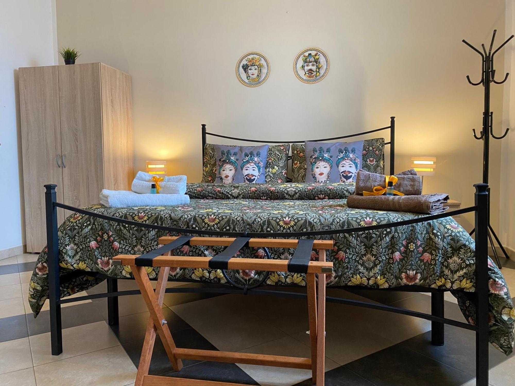 B & B Jasmine Санта Тереза ди Рива Екстериор снимка